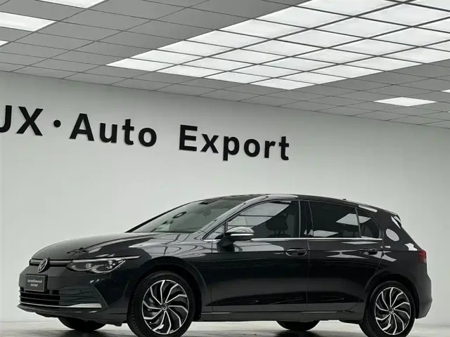 Volkswagen Golf — Фото автомобиля 10