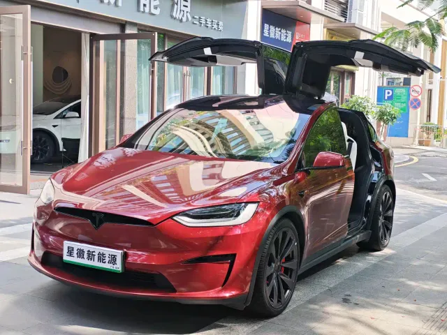 Tesla Model X — Фото автомобиля 2