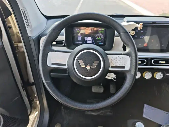 Wuling Hongguang Mini EV — Фото автомобиля 10