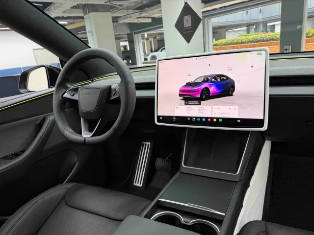 Tesla Model Y — Фото автомобиля 19