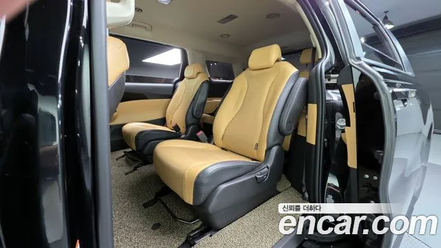 Kia Canival — Фото автомобиля 18