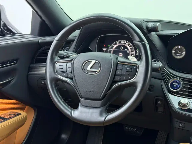 Lexus LS — Фото автомобиля 4
