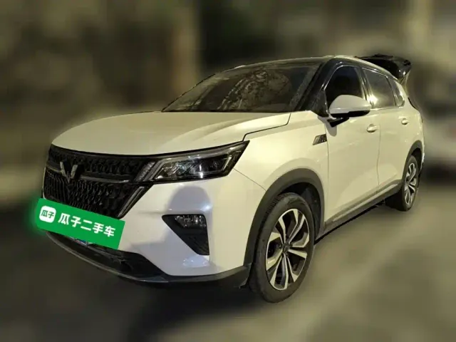 Wuling Asta — Фото автомобиля 2