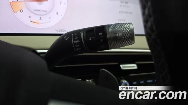 Genesis GV70 2.5T Бензин 2WD — Фото автомобиля 3