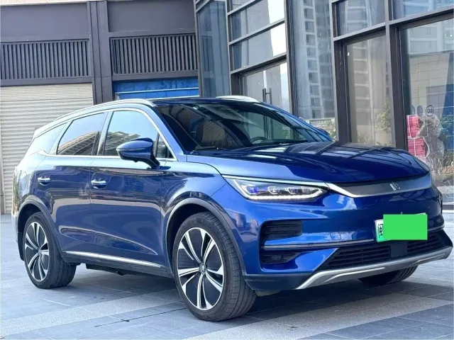 BYD Tang — Фото автомобиля 3