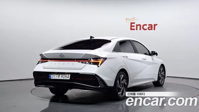 Hyundai Avante CN7 — Фото автомобиля 2