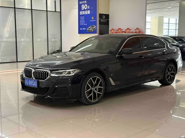 Фотография автомобиля — BMW 5 Series