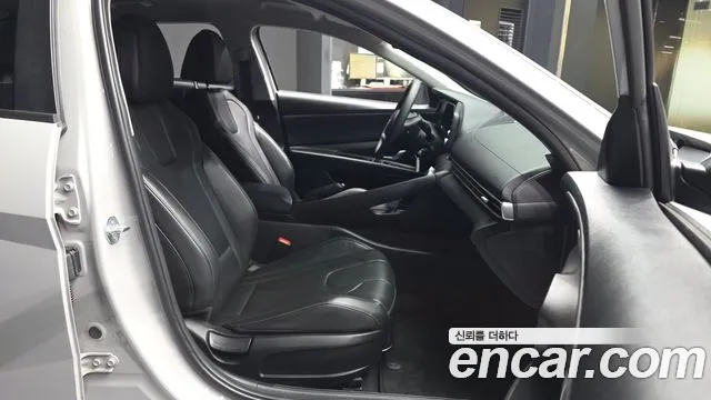 Hyundai Avante CN7 — Фото автомобиля 10