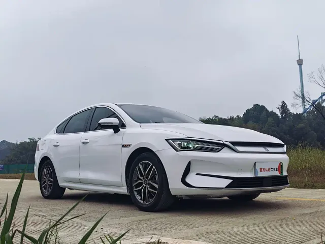 BYD Qin PLUS — Фото автомобиля 3