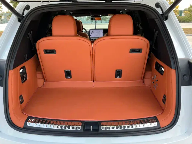 Li Auto L8 — Фото автомобиля 17