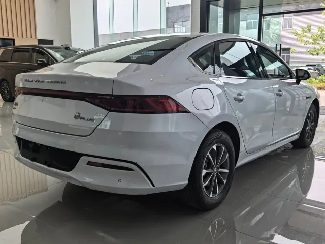BYD Qin PLUS — Фото автомобиля 5