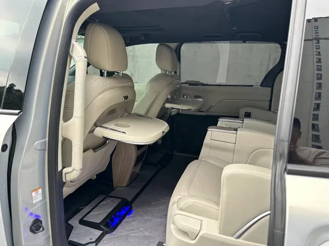 Toyota Sienna — Фото автомобиля 21