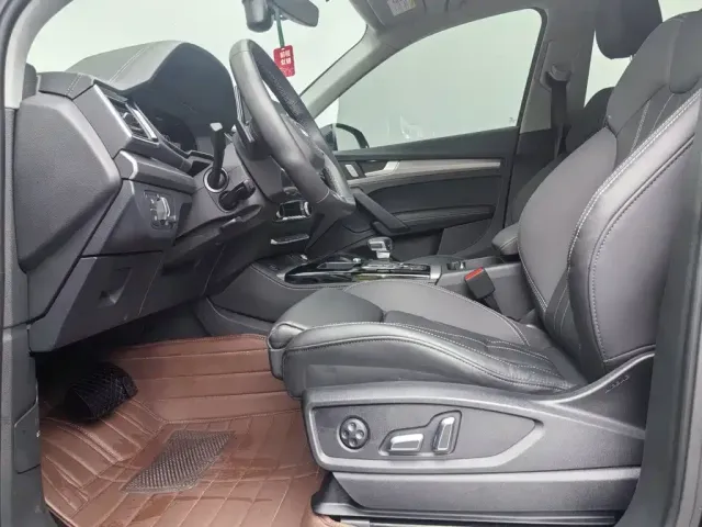 Audi Q5L — Фото автомобиля 6