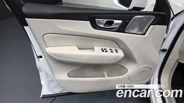 Volvo XC60 Generation 2 — Фото автомобиля 13