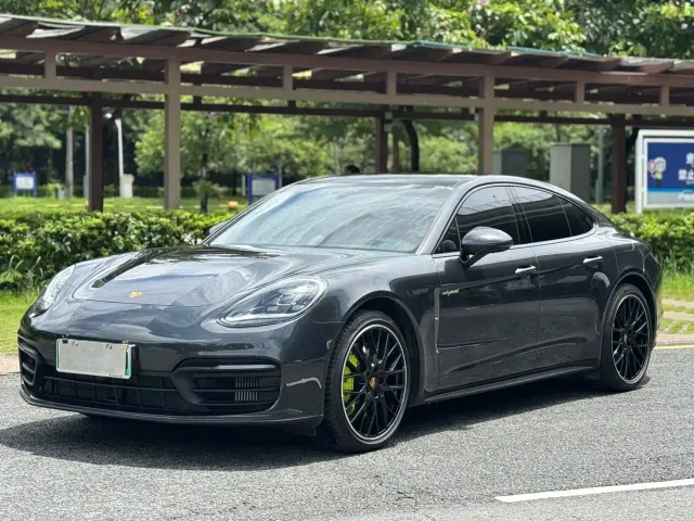 Фотография автомобиля — Porsche Panamera