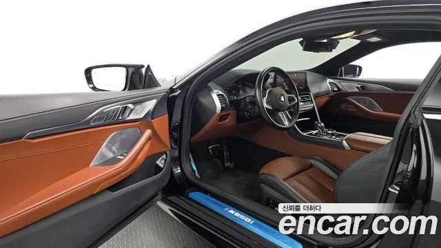 BMW 8 Series G15 — Фото автомобиля 10