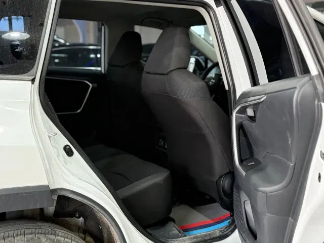 Toyota RAV4 — Фото автомобиля 7