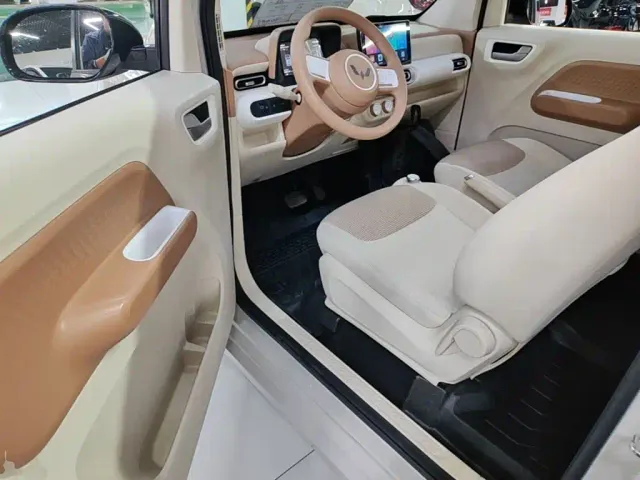 Wuling Hongguang Mini EV — Фото автомобиля 15