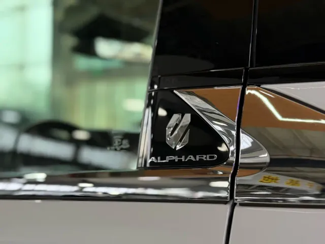 Toyota Alphard — Фото автомобиля 5