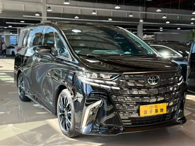 Toyota Alphard — Фото автомобиля 4