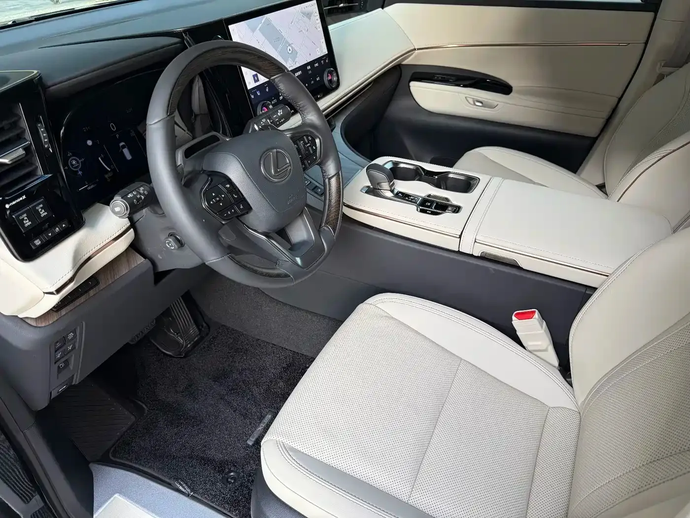 Lexus Lexus LM 2025 Model 500h Four-Seater Imperial Edition — Фото автомобиля 8