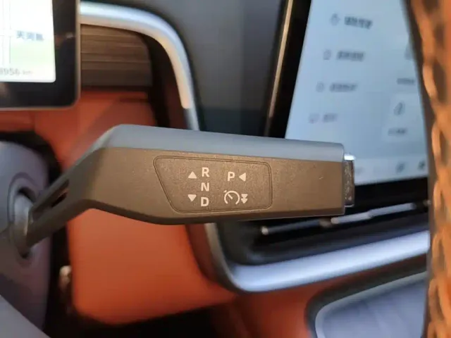 Dongfeng eπ 008 — Фото автомобиля 13