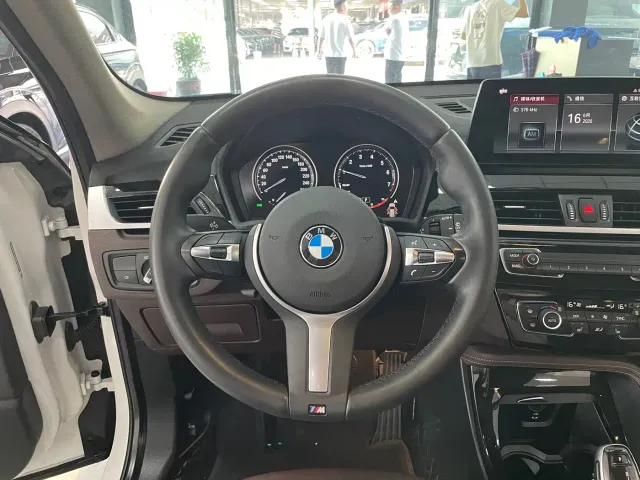 BMW X1 — Фото автомобиля 9