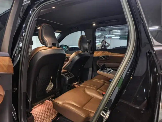 Volvo XC90 — Фото автомобиля 5