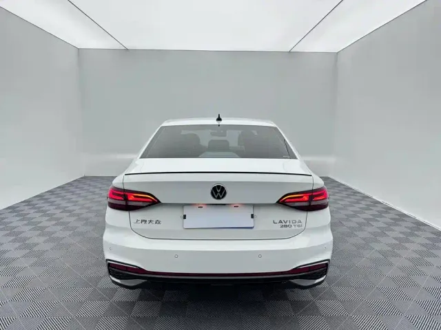Volkswagen Lavida — Фото автомобиля 5