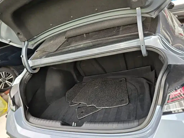 Hyundai Elantra — Фото автомобиля 18