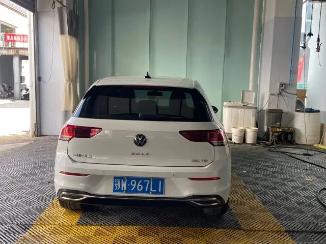 Volkswagen Golf — Фото автомобиля 6