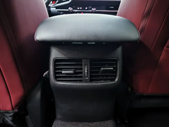Mazda Axela — Фото автомобиля 11
