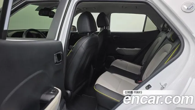 Hyundai Venue — Фото автомобиля 17