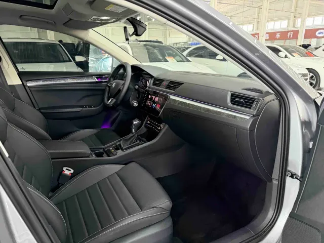 Skoda Superb — Фото автомобиля 19