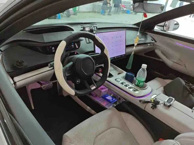 Xiaomi SU7 — Фото автомобиля 7