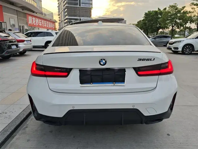 BMW 3 Series — Фото автомобиля 4
