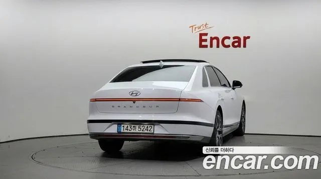 Hyundai Grandeur Grandeur (GN7) 2.5 Бензин 2WD — Фото автомобиля 4