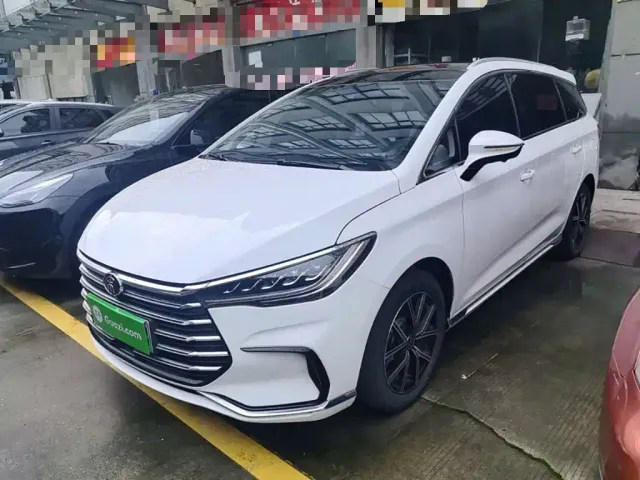 Фотография автомобиля — BYD Song MAX