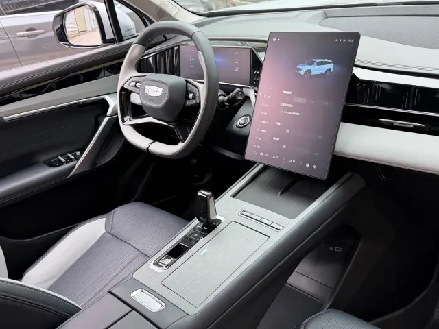 Geely Boyue L — Фото автомобиля 13