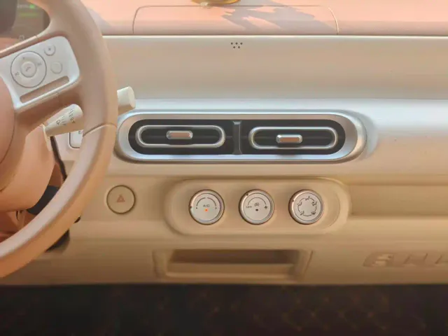 Wuling Hongguang Mini EV — Фото автомобиля 9