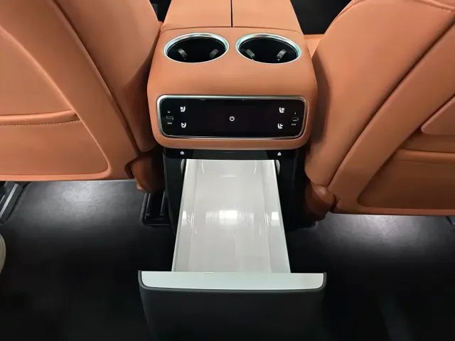 Li Auto Li L8 2025 Ultra Smart Renewal Edition — Фото автомобиля 18
