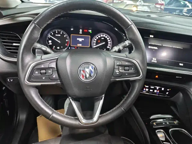 Buick Envision Plus — Фото автомобиля 2