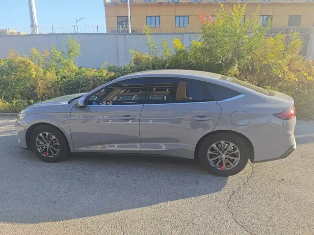 BYD Qin L — Фото автомобиля 6