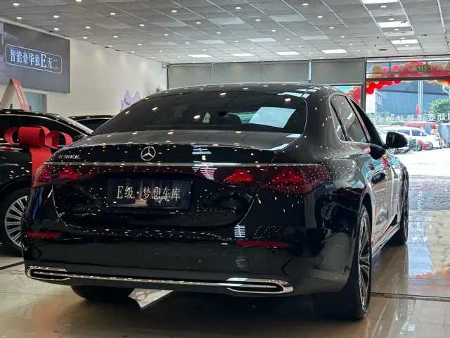 Mercedes-Benz E-Class — Фото автомобиля 13