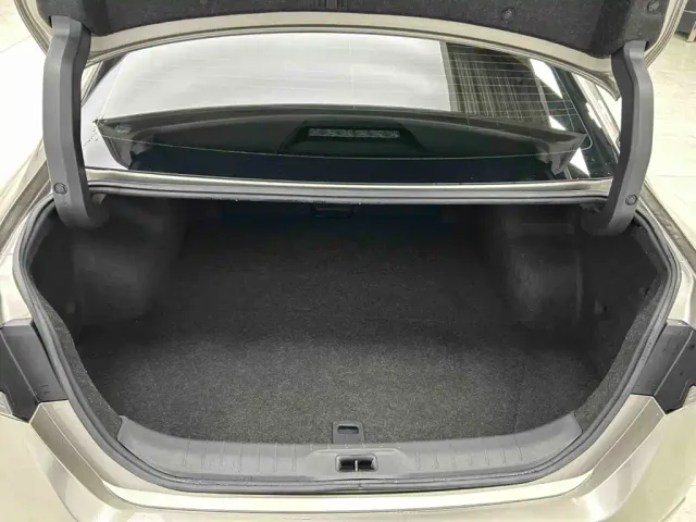 Nissan Teana — Фото автомобиля 21