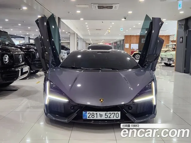 Lamborghini Revuelto — Фото автомобиля 3