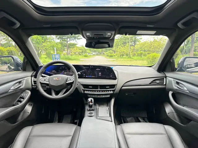 Cadillac CT5 — Фото автомобиля 9