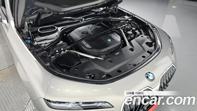 BMW 7 Series G70 — Фото автомобиля 9