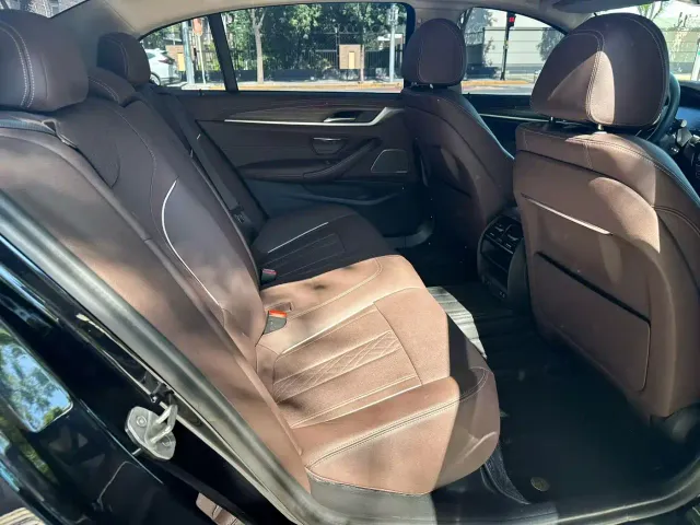 BMW 5 Series — Фото автомобиля 8