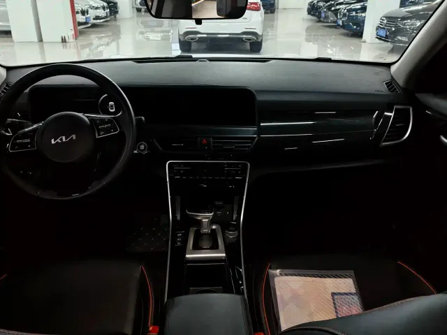 Kia Seltos — Фото автомобиля 6
